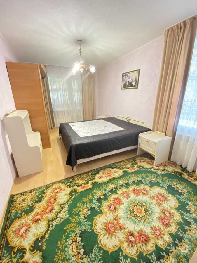 Аренда 3-комнатной квартиры 70 м², Гната Юры ул., 2/12