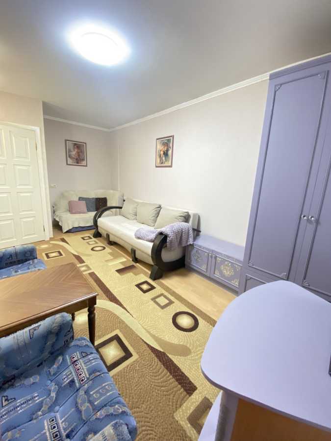 Аренда 3-комнатной квартиры 70 м², Гната Юры ул., 2/12