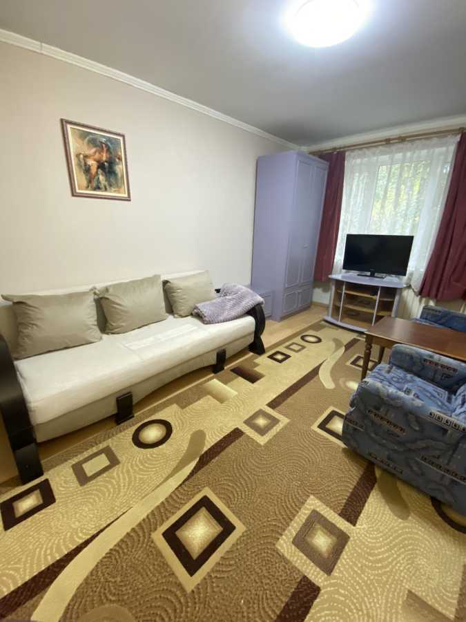 Аренда 3-комнатной квартиры 70 м², Гната Юры ул., 2/12