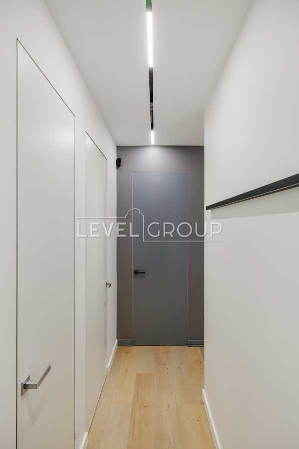 Продажа 3-комнатной квартиры 90 м², Днепровская наб., 18А