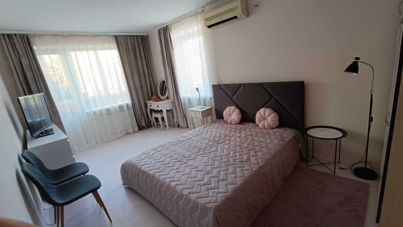 Аренда 3-комнатной квартиры 60 м², Евгения Коновальца ул., 15 К3