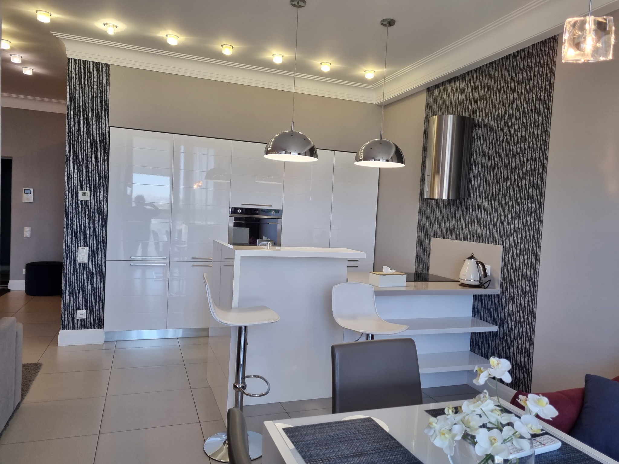 Оренда 2-кімнатної квартири 82 м², Гната Хоткевича вул., 10