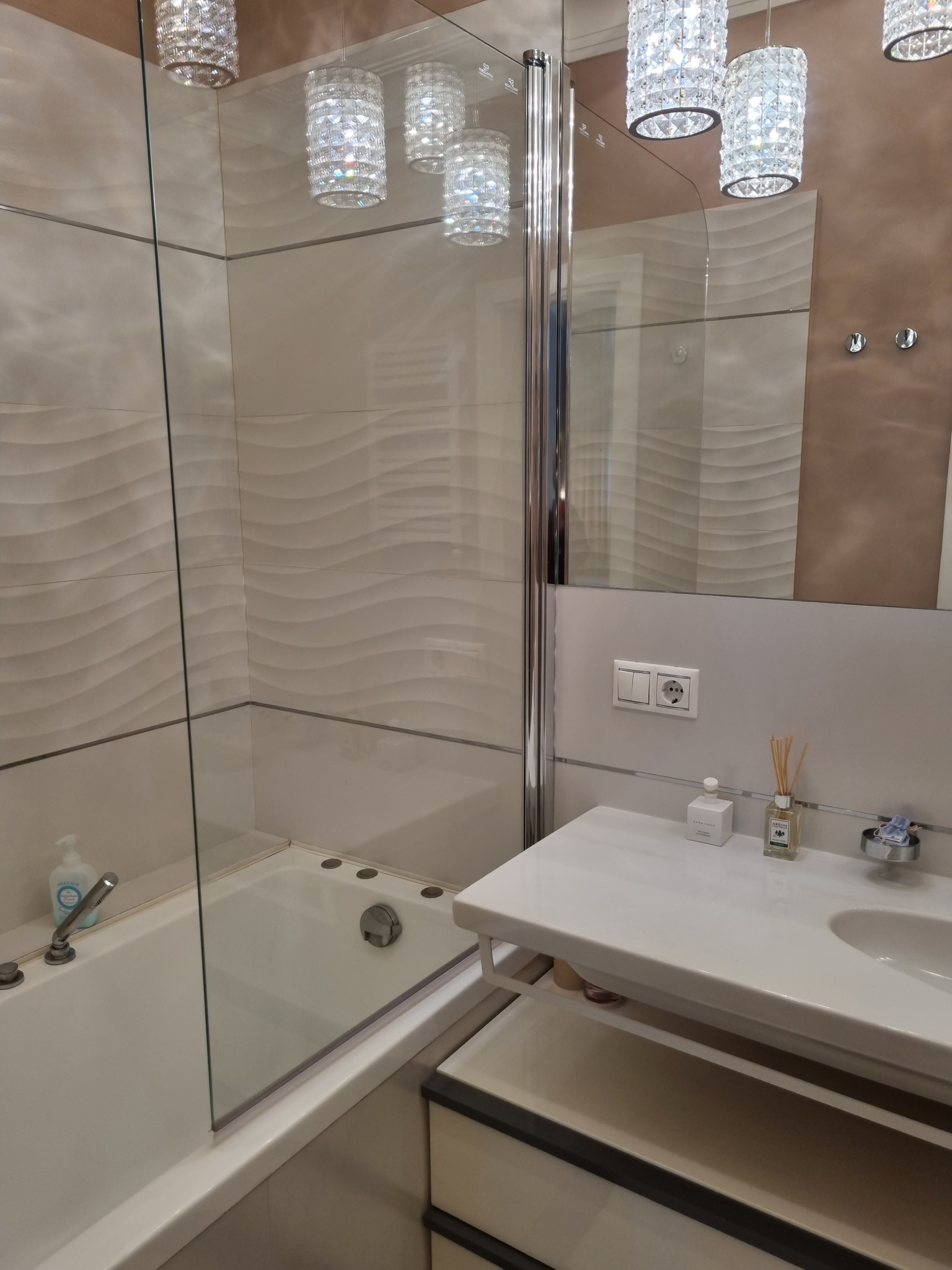 Оренда 2-кімнатної квартири 82 м², Гната Хоткевича вул., 10