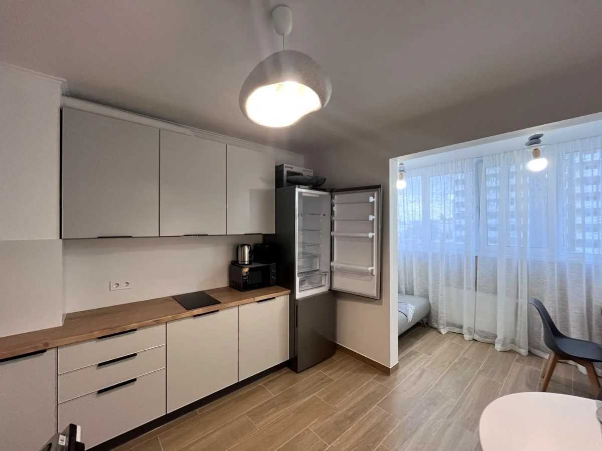 Аренда 1-комнатной квартиры 50 м², Коноплянская ул., 22Б