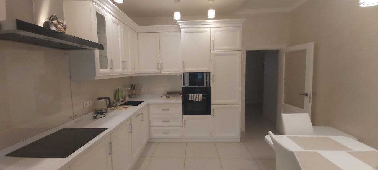 Оренда 4-кімнатної квартири 120 м², Золотоустівська вул., 52
