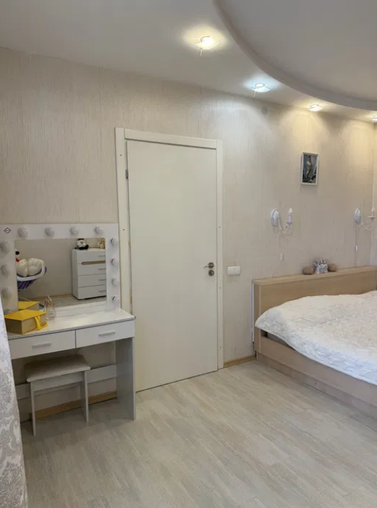 Продаж 1-кімнатної квартири 54 м², Дюковская вул.