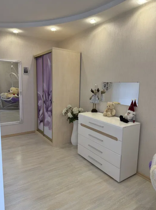 Продаж 1-кімнатної квартири 54 м², Дюковская вул.