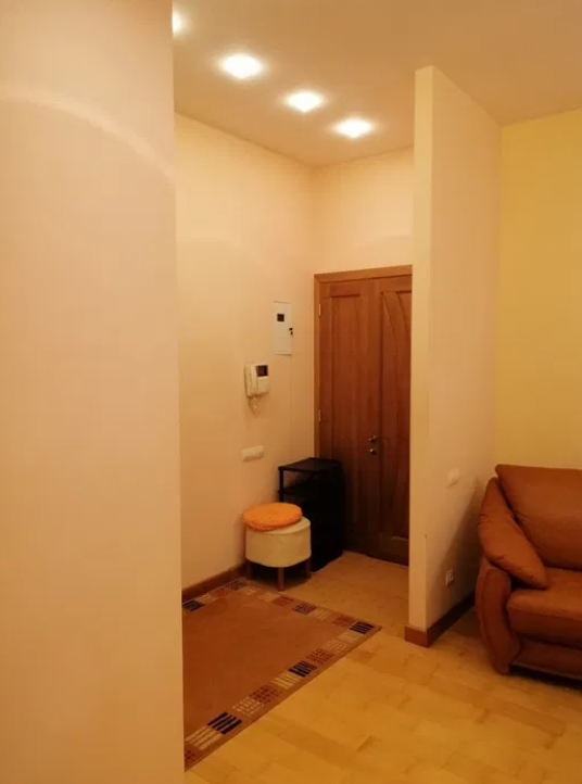 Продажа 2-комнатной квартиры 65 м², Семинарская ул.