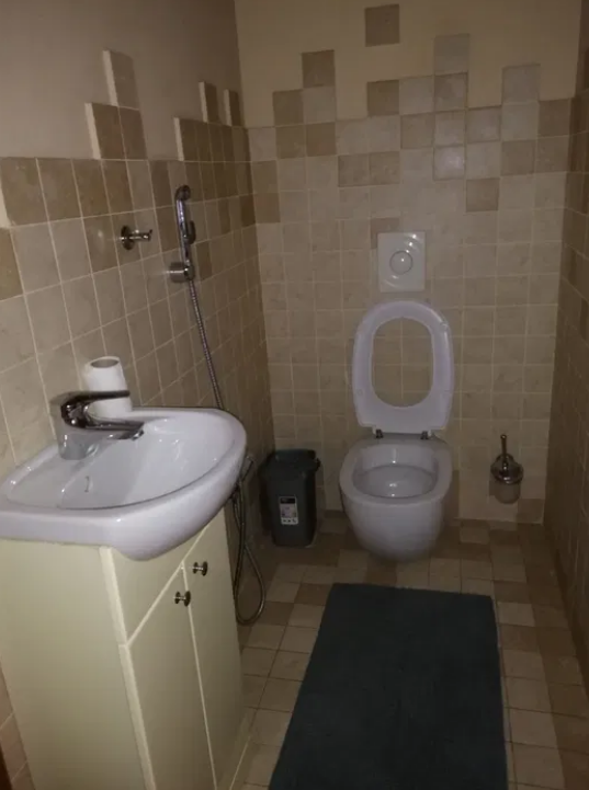 Продажа 2-комнатной квартиры 65 м², Семинарская ул.