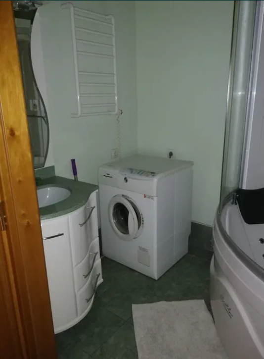 Продажа 2-комнатной квартиры 65 м², Семинарская ул.