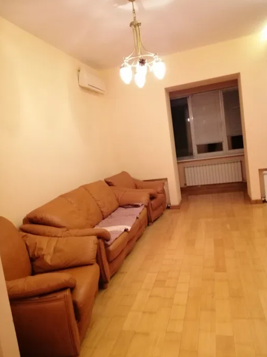 Продажа 2-комнатной квартиры 65 м², Семинарская ул.
