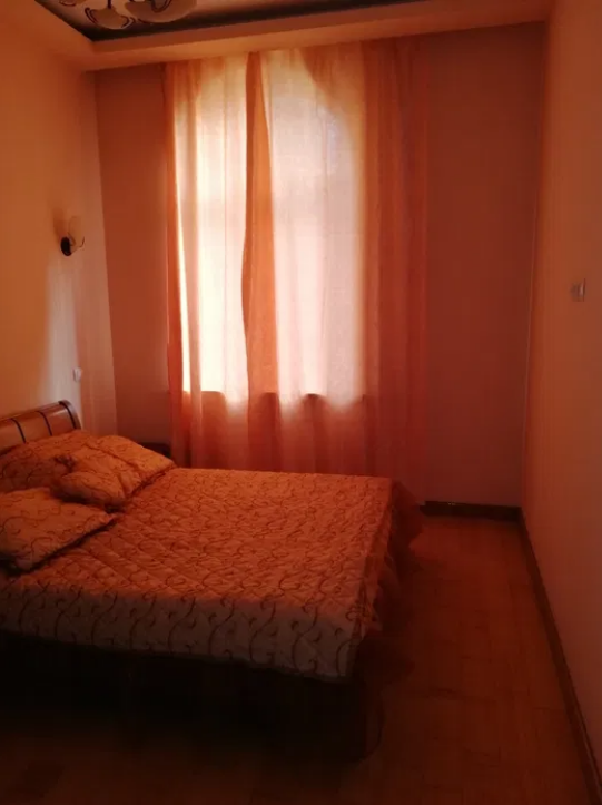 Продажа 2-комнатной квартиры 65 м², Семинарская ул.