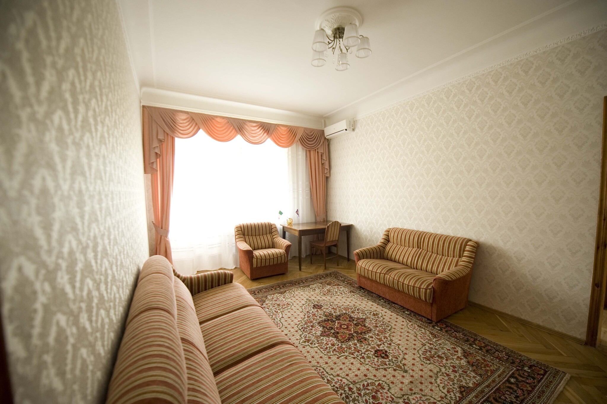 Аренда 3-комнатной квартиры 70 м², Госпитальный пер., 1А