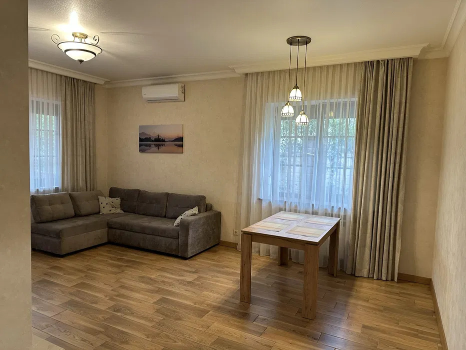 Оренда котеджу 155 м², Салютний пров.