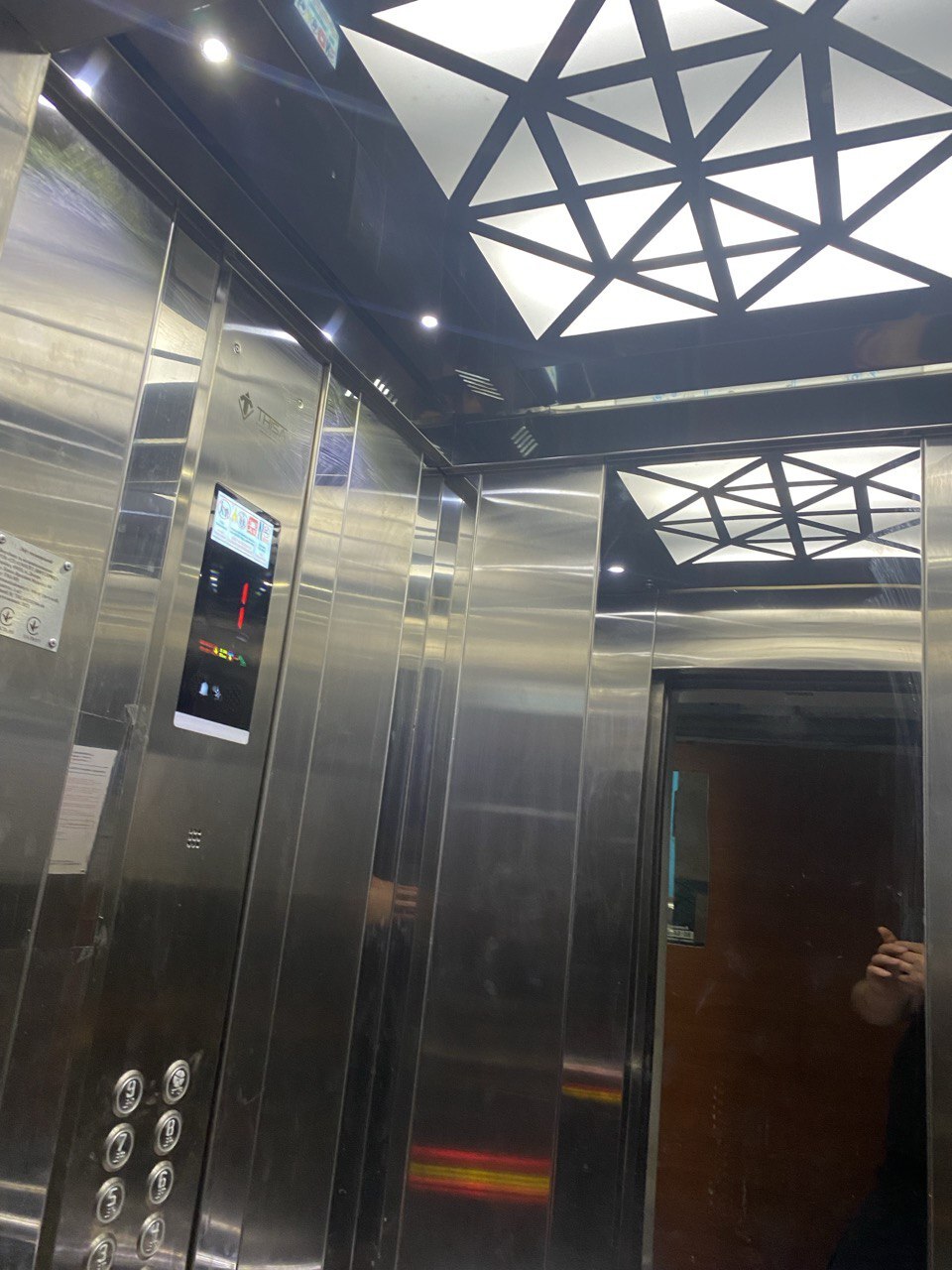 Продаж 3-кімнатної квартири 65 м², Тополь 1 вул., 15