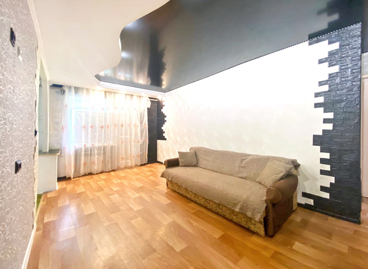 Продажа 3-комнатной квартиры 56 м², Гладкова ул.