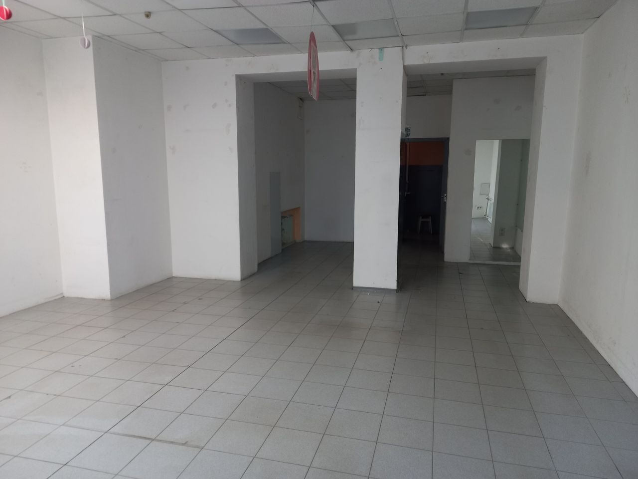 Оренда комерції 50 м², Тітова вул., 8