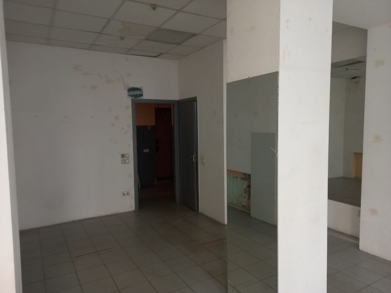 Оренда комерції 50 м², Тітова вул., 8