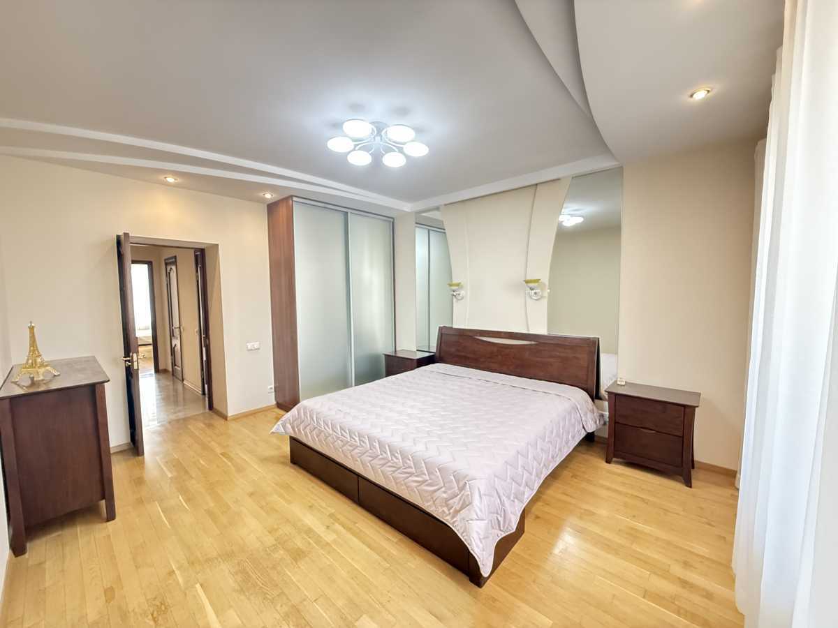 Аренда 3-комнатной квартиры 105 м², Анны Ахматовой ул., 31