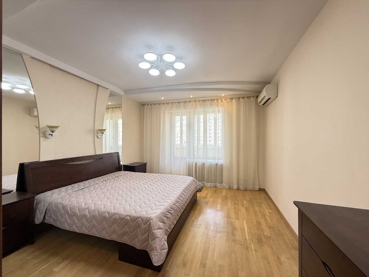 Аренда 3-комнатной квартиры 105 м², Анны Ахматовой ул., 31