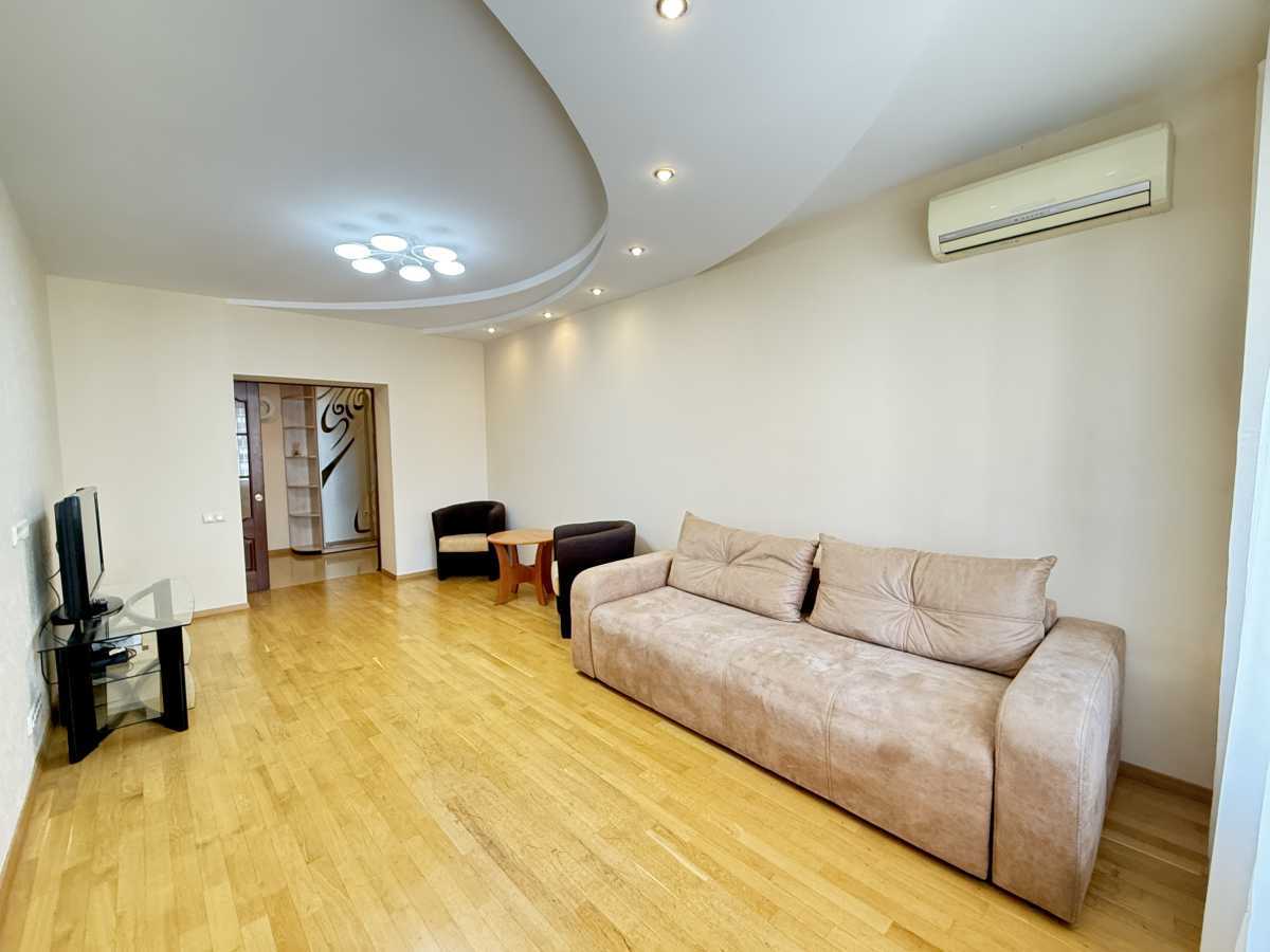 Аренда 3-комнатной квартиры 105 м², Анны Ахматовой ул., 31