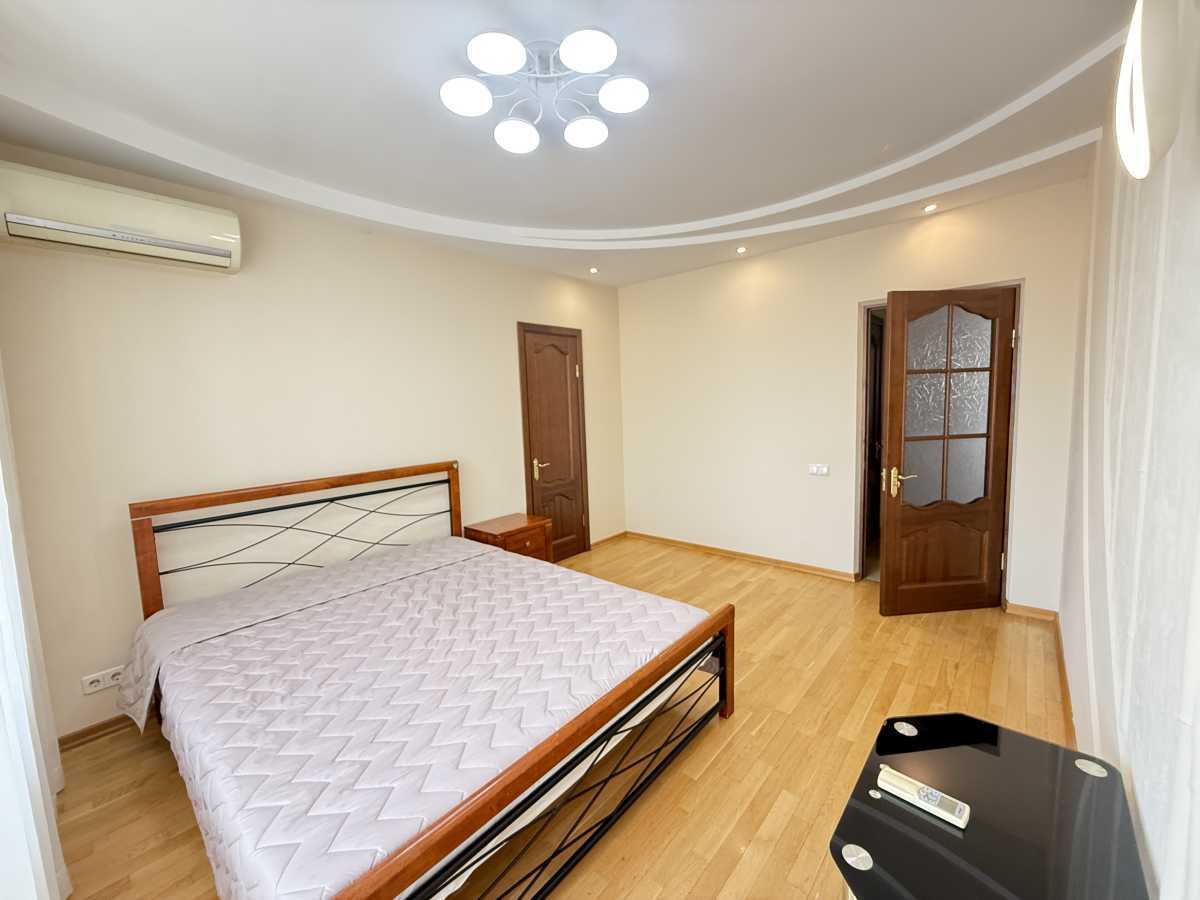 Аренда 3-комнатной квартиры 105 м², Анны Ахматовой ул., 31