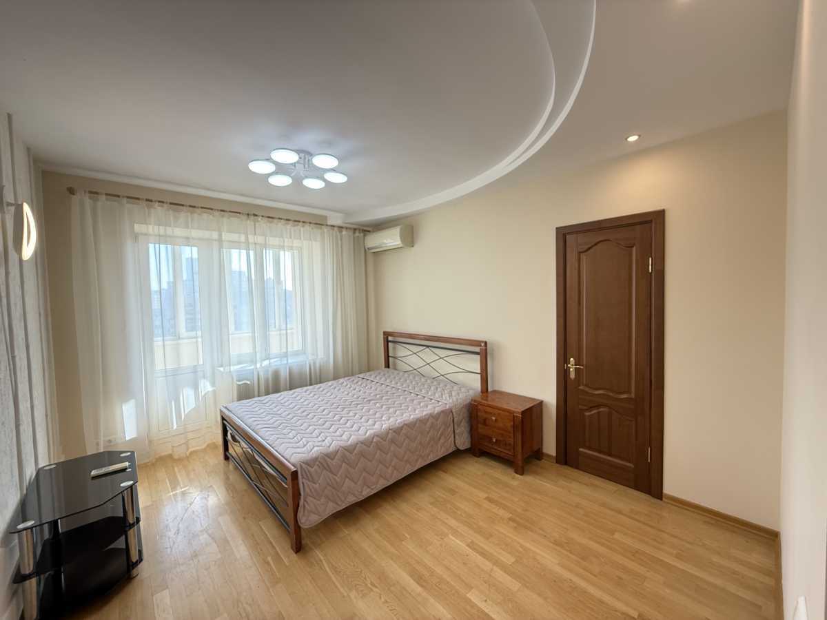 Аренда 3-комнатной квартиры 105 м², Анны Ахматовой ул., 31