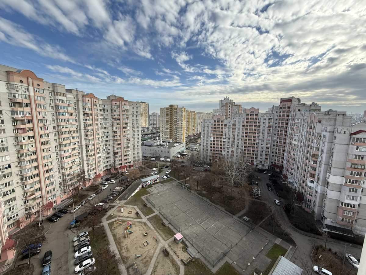 Аренда 3-комнатной квартиры 105 м², Анны Ахматовой ул., 31