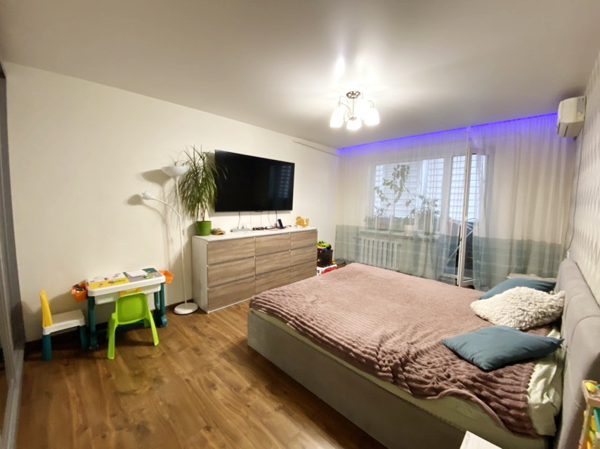 Продажа 2-комнатной квартиры 54 м², Лазурная ул.
