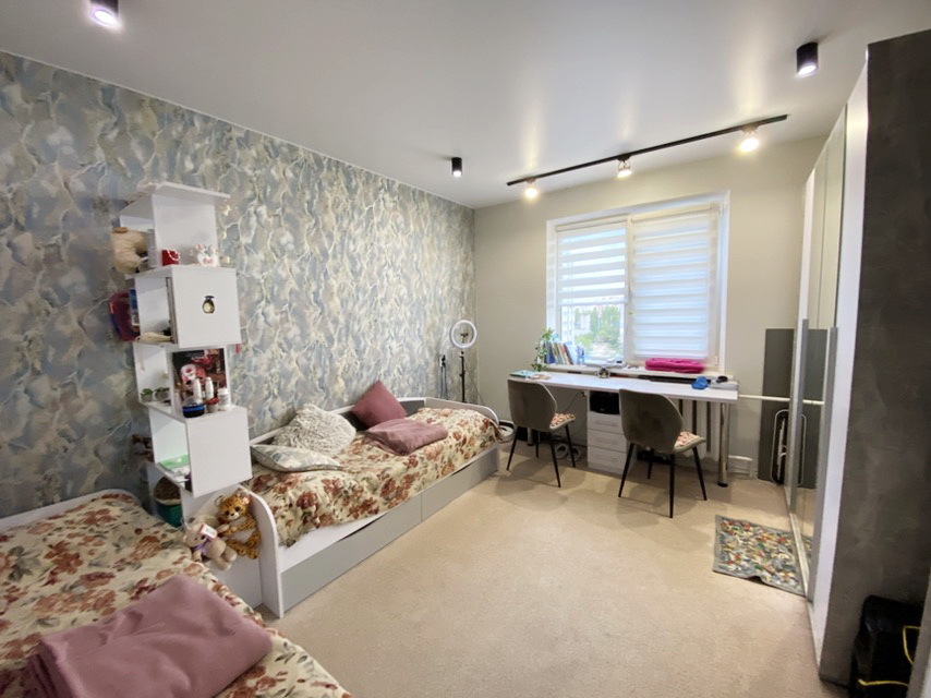 Продажа 2-комнатной квартиры 54 м², Лазурная ул.