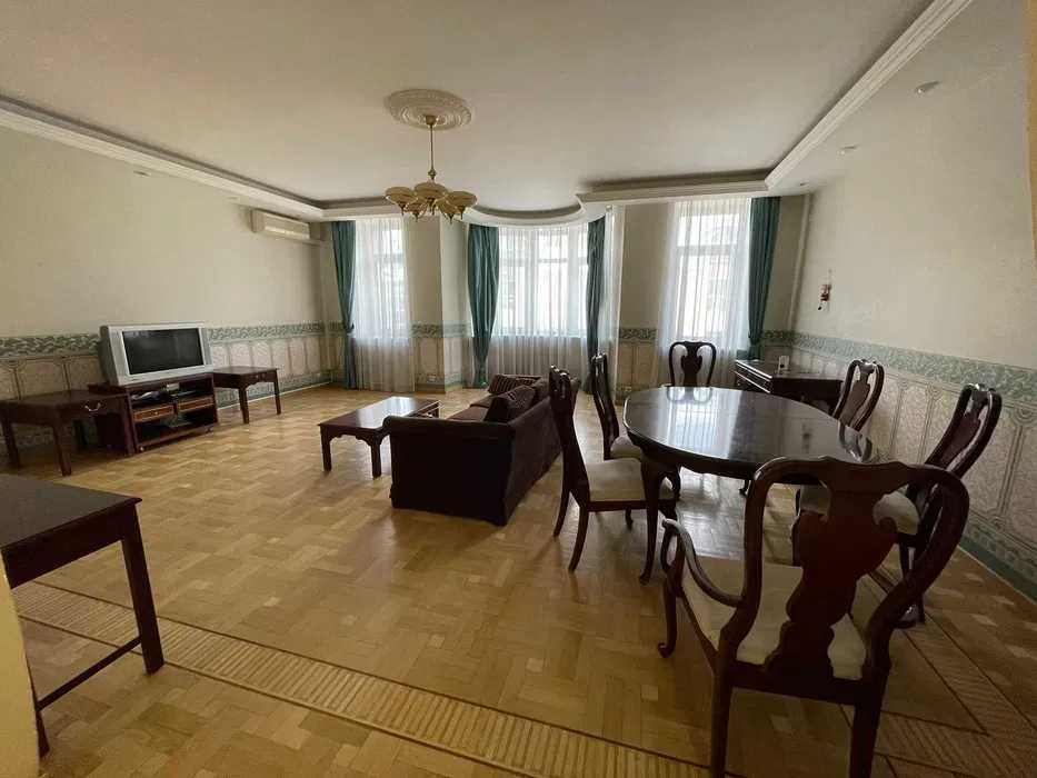 Оренда 3-кімнатної квартири 140 м², Володимира Антоновича вул., 140