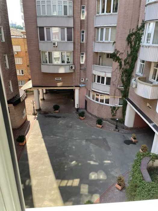 Оренда 3-кімнатної квартири 140 м², Володимира Антоновича вул., 140