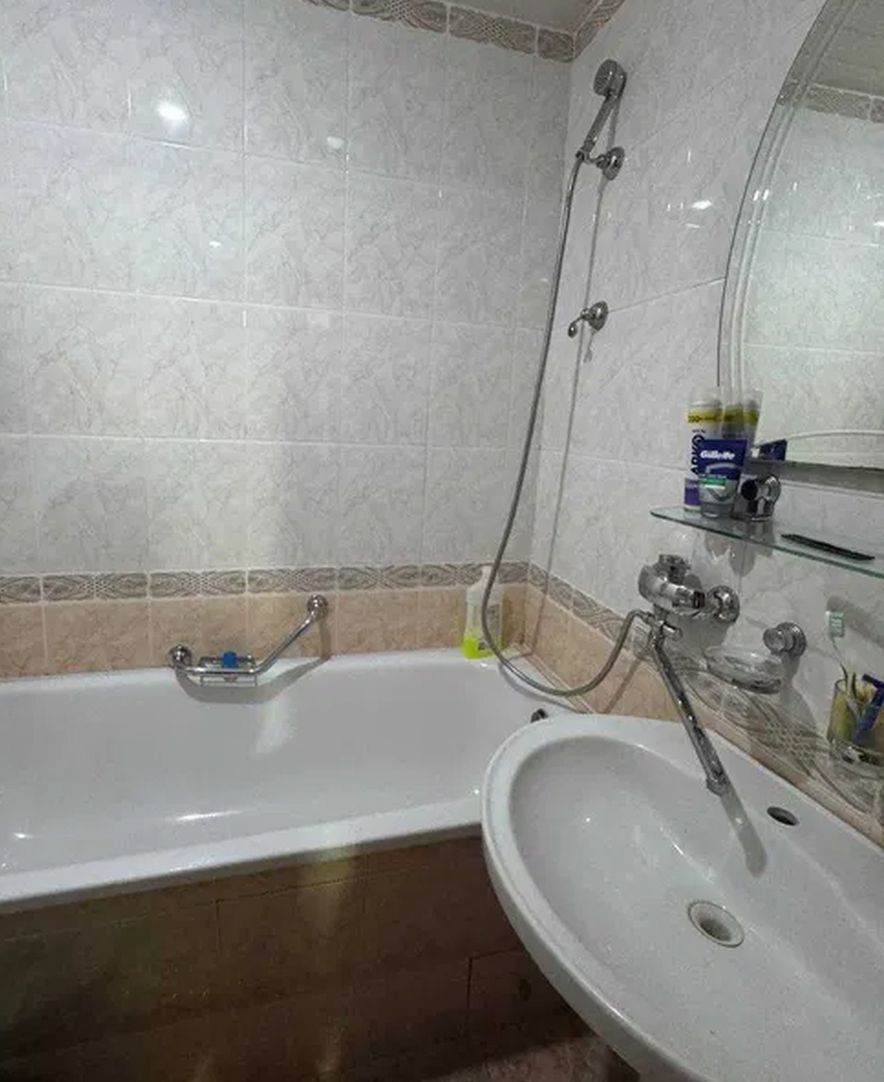 Продажа 3-комнатной квартиры 63 м², Терещенковская ул., 4
