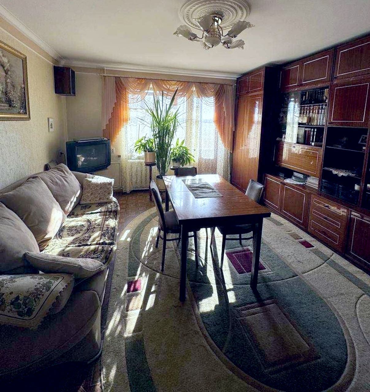 Продажа 3-комнатной квартиры 63 м², Терещенковская ул., 4