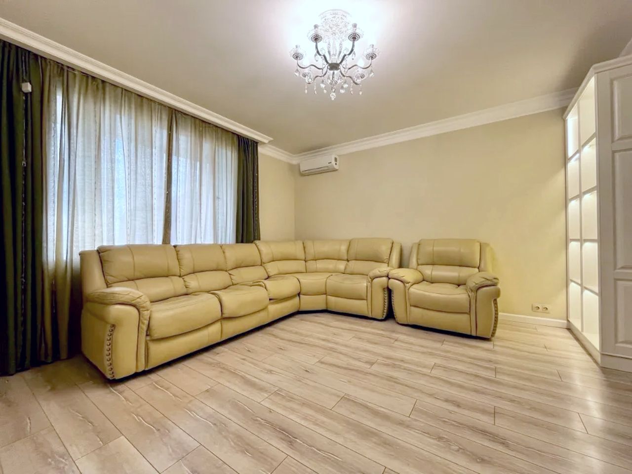 Продажа 3-комнатной квартиры 102 м², ЖК Днепровская Брама, ДОМ 1