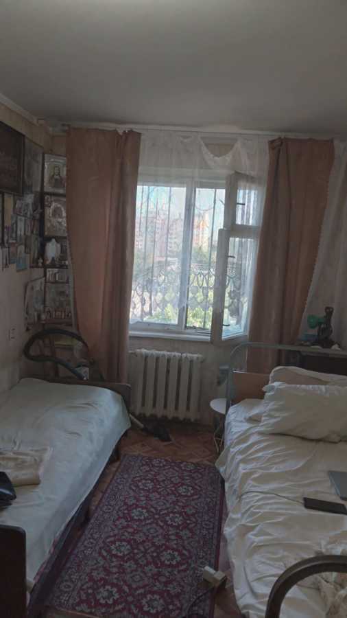 Продажа 4-комнатной квартиры 60 м², Небесной сотни просп., 61