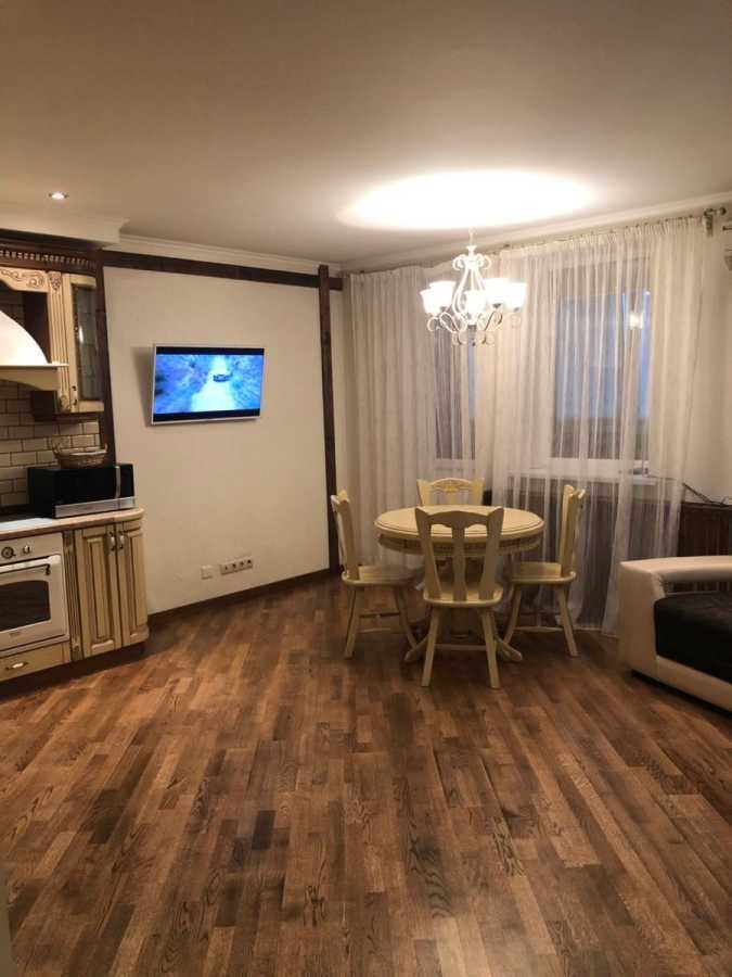 Аренда 2-комнатной квартиры 90 м², Голосеевская ул., 13б