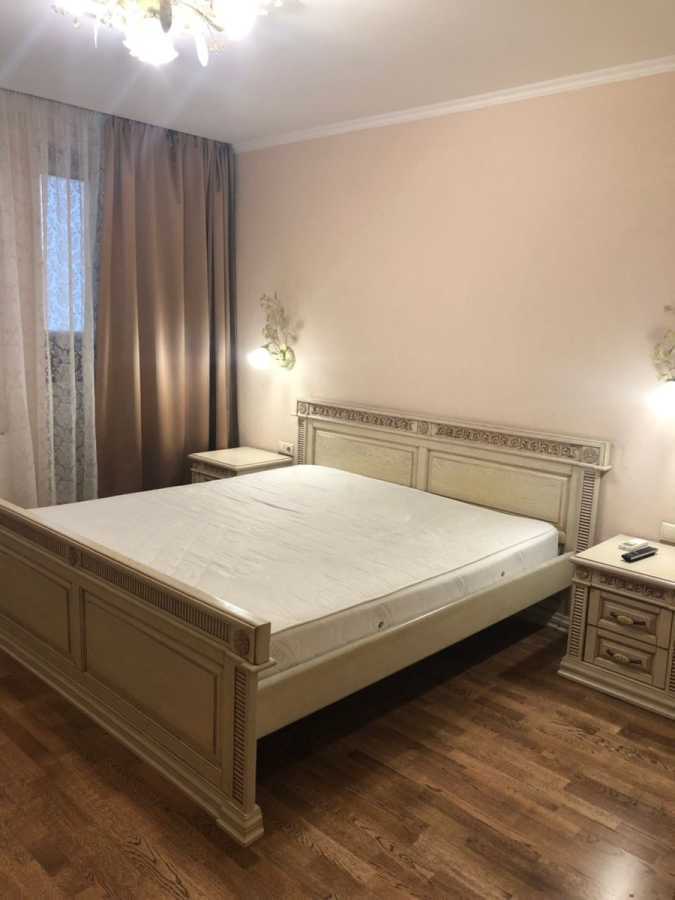 Аренда 2-комнатной квартиры 90 м², Голосеевская ул., 13б