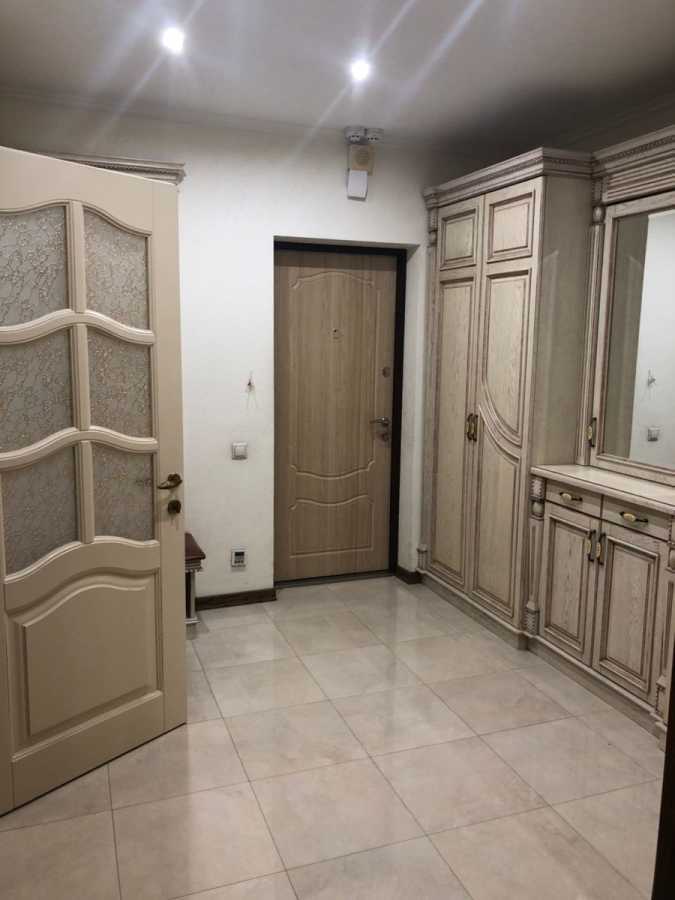 Аренда 2-комнатной квартиры 90 м², Голосеевская ул., 13б