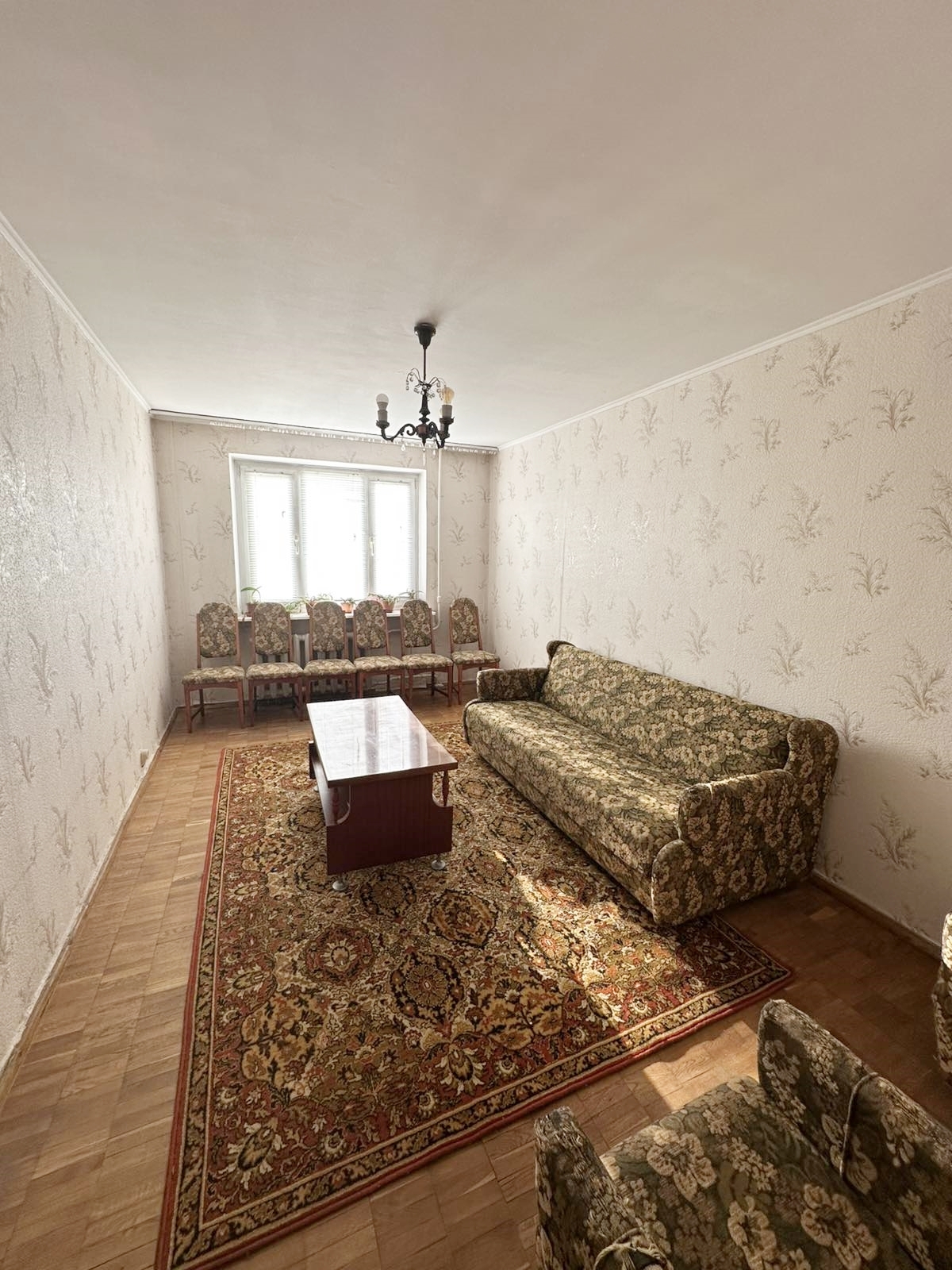 Продаж 3-кімнатної квартири 70 м², Перемоги просп., 95