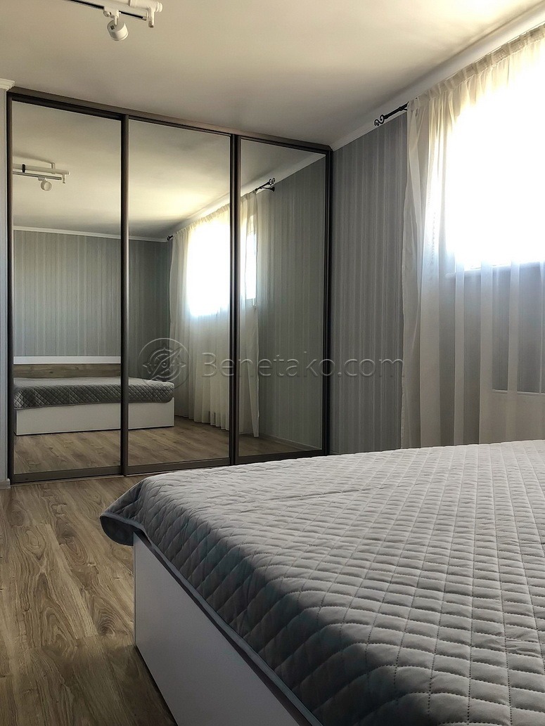 Аренда 3-комнатной квартиры 53 м², Литературная ул., 10