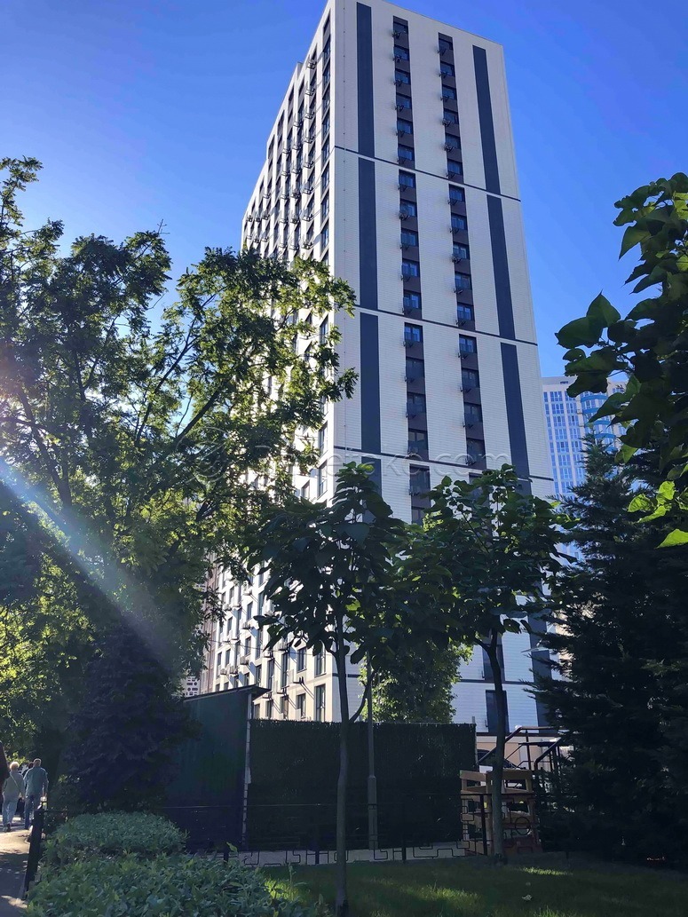 Аренда 3-комнатной квартиры 53 м², Литературная ул., 10