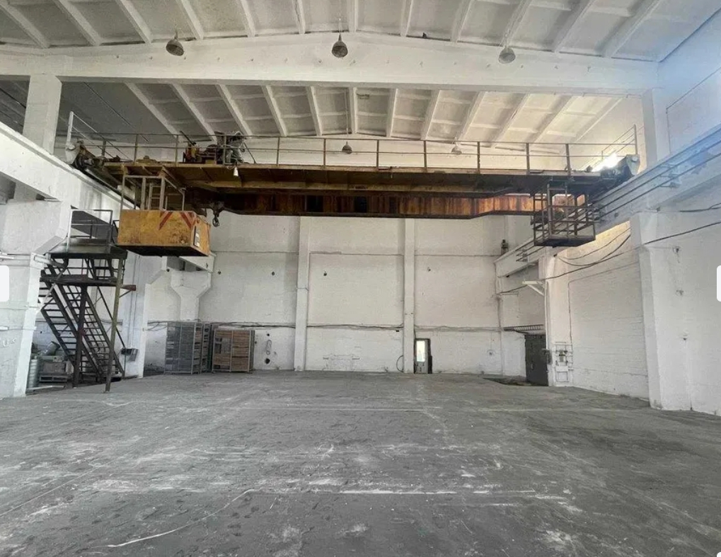 Оренда складу 1520 м², Локомотивная вул.