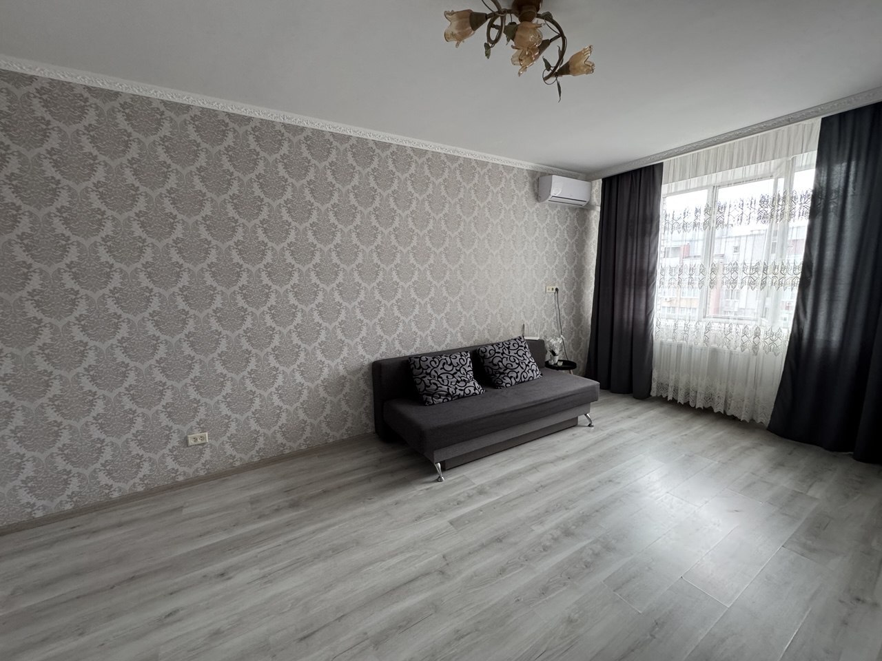 Продажа 1-комнатной квартиры 50 м², Боголюбова ул., 25