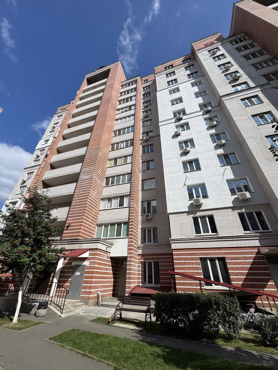 Продажа 1-комнатной квартиры 50 м², Боголюбова ул., 25