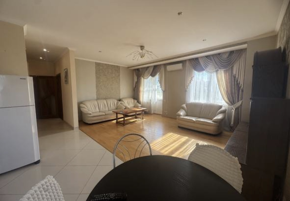 Аренда 2-комнатной квартиры 75 м², Евгения Харченко ул.