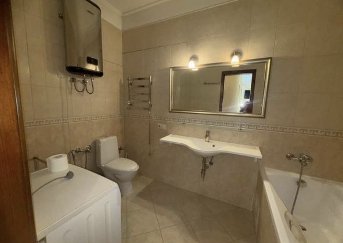 Аренда 2-комнатной квартиры 75 м², Евгения Харченко ул.