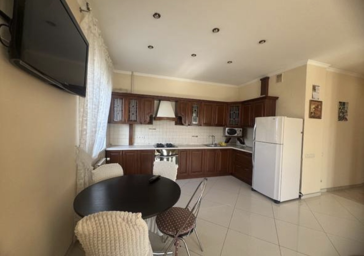 Аренда 2-комнатной квартиры 75 м², Евгения Харченко ул.