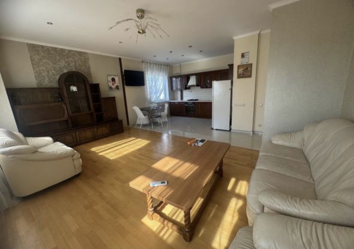 Аренда 2-комнатной квартиры 75 м², Евгения Харченко ул.