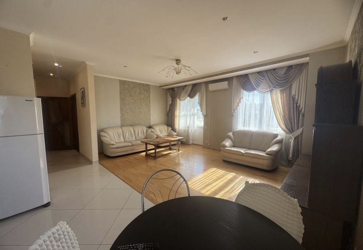 Аренда 2-комнатной квартиры 75 м², Евгения Харченко ул.
